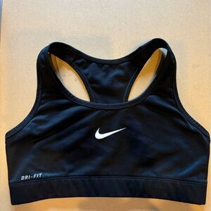 NIKE Swoosh Light Support Non-Padded sports bra